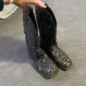 Roper women’s laser cut metallic underlay boot